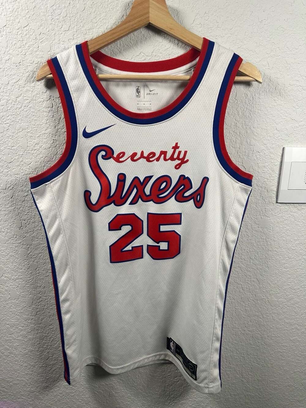 Men’s Nike Philadelphia 76ers Ben Simmons Jersey Size 44 Medium